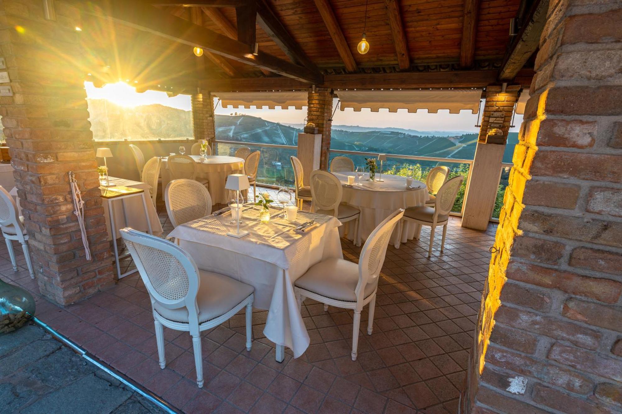 Locanda San Giorgio Neviglie Exterior photo